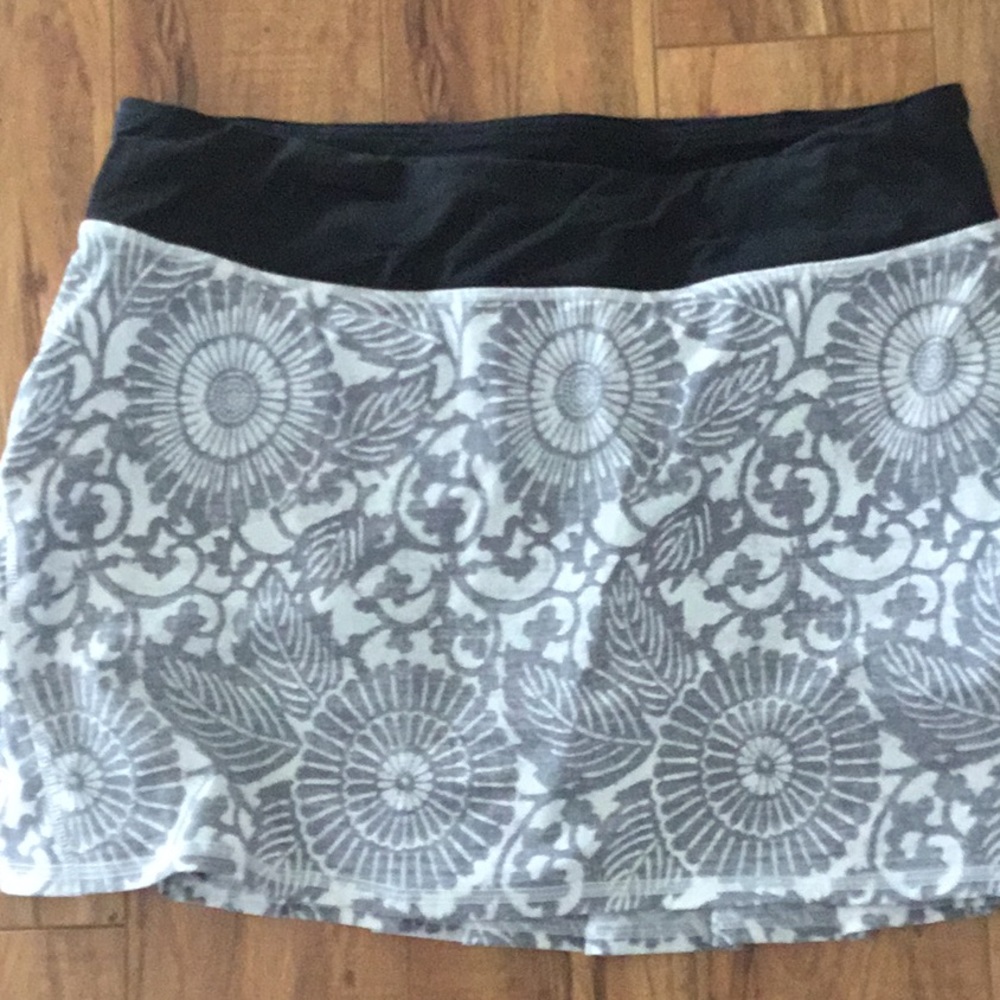 Attractive skirt size 8 Tall